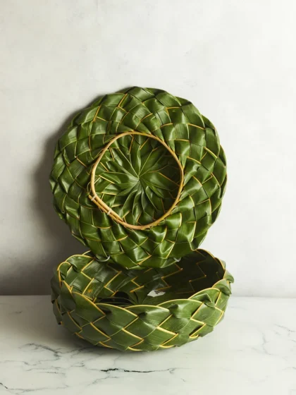 Round  Woven Leaf Basket with lid