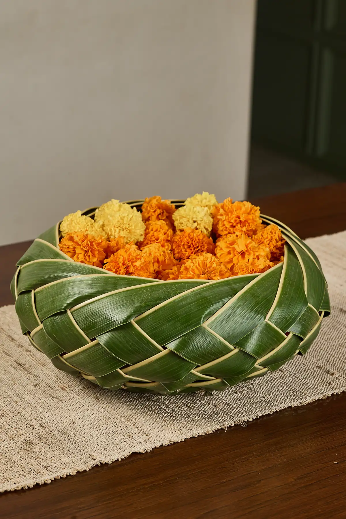 Round Woven Leaf Basket - Image 3