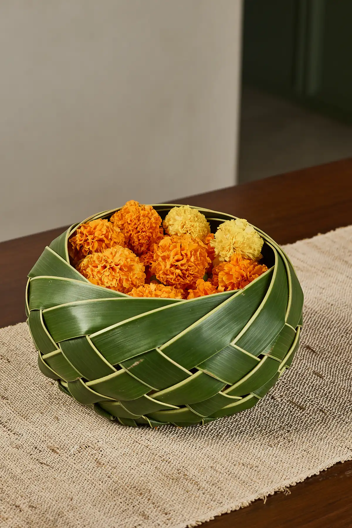 Round Woven Leaf Basket - Image 2