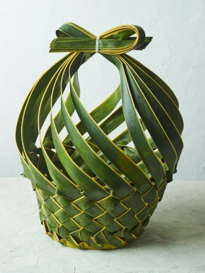 Bow Woven Leaf Basket